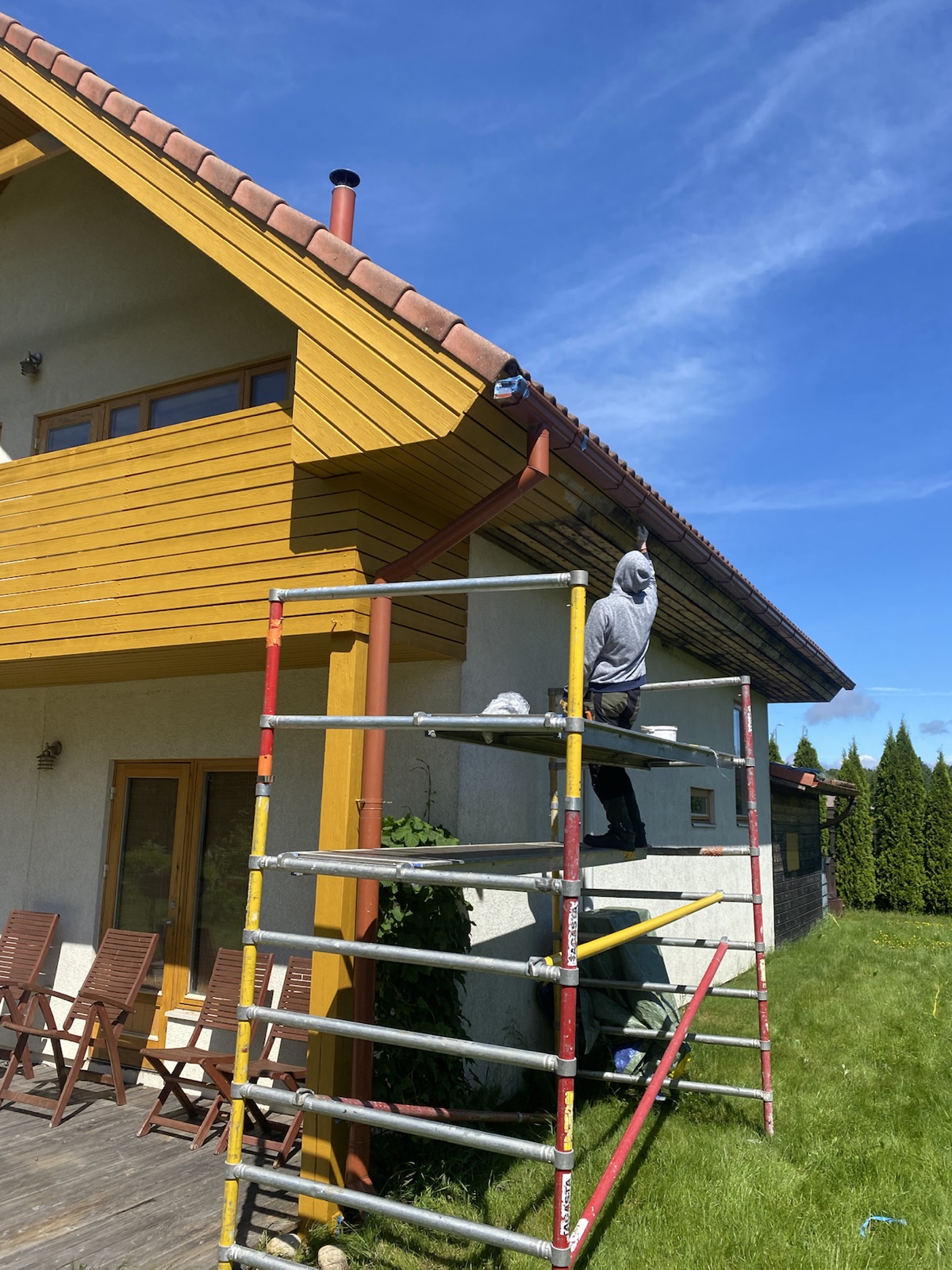 Puitlaudise värvimine ja tuulekastide viimistlus Randalu