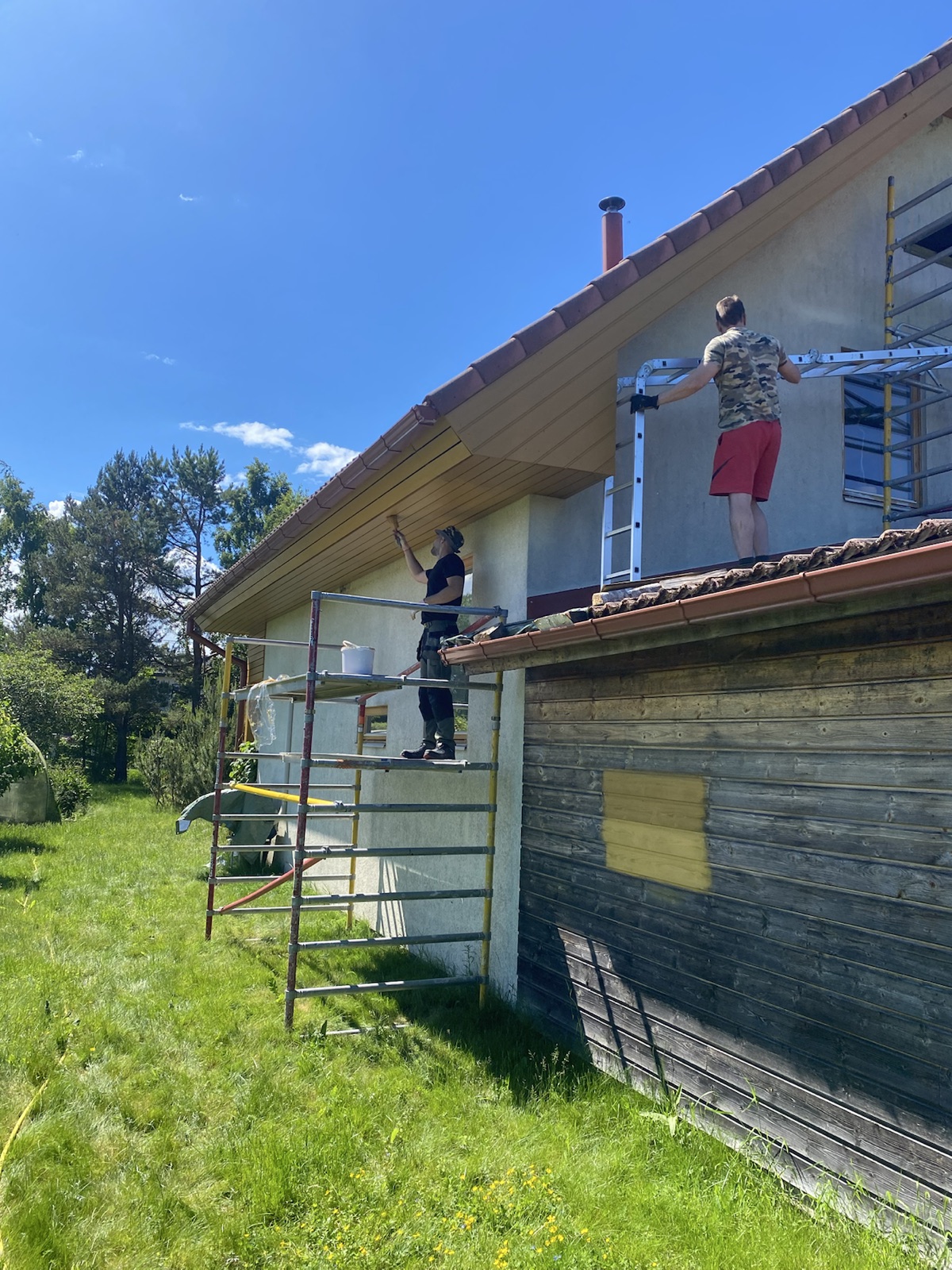 Tuulekastide värvimise töö käik Randalu Harjumaa